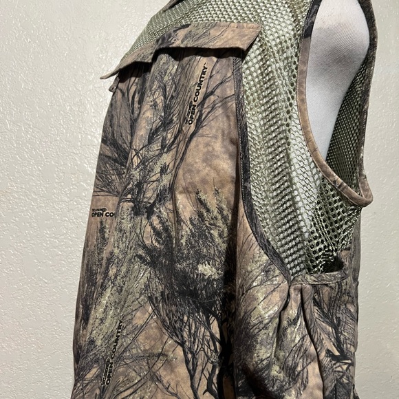 Cabela's Camouflage Outdoor Vest - Picture 5 of 7